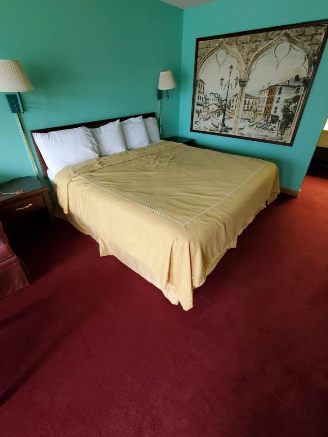 Gray Plaza Motel West Frankfort Eksteriør bilde